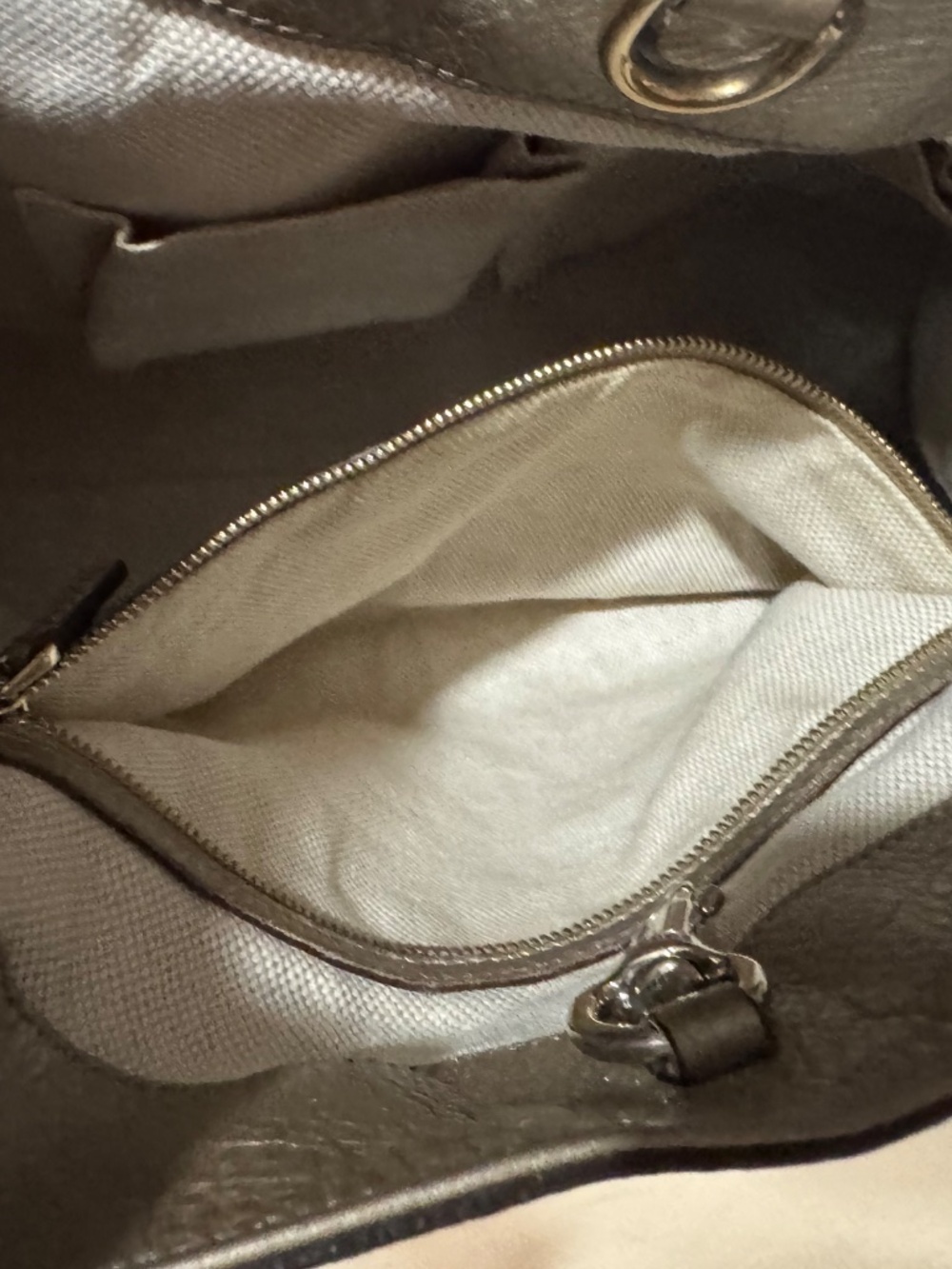 Gucci Silver Gray Soho Chain-Trim Leather Tote - Picture 5 of 6